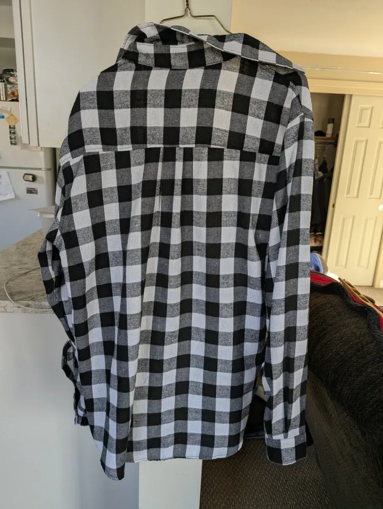 Yukuinny Black & White Plaid Flannel Shirt Cash ONLY image indicator(4)