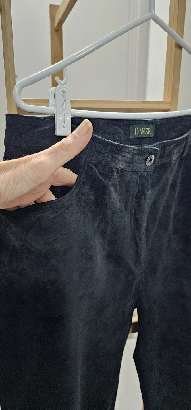 Danier Black Suede Pants - Size 10 - photo 3