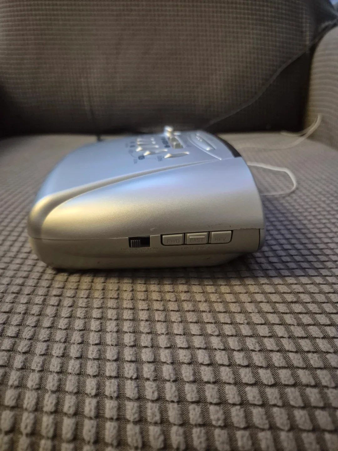 Panasonic RC-7200 FM/AM Clock Radio image indicator(7)