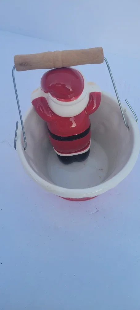 Santa Bucket - Naughty or Nice? image indicator(6)
