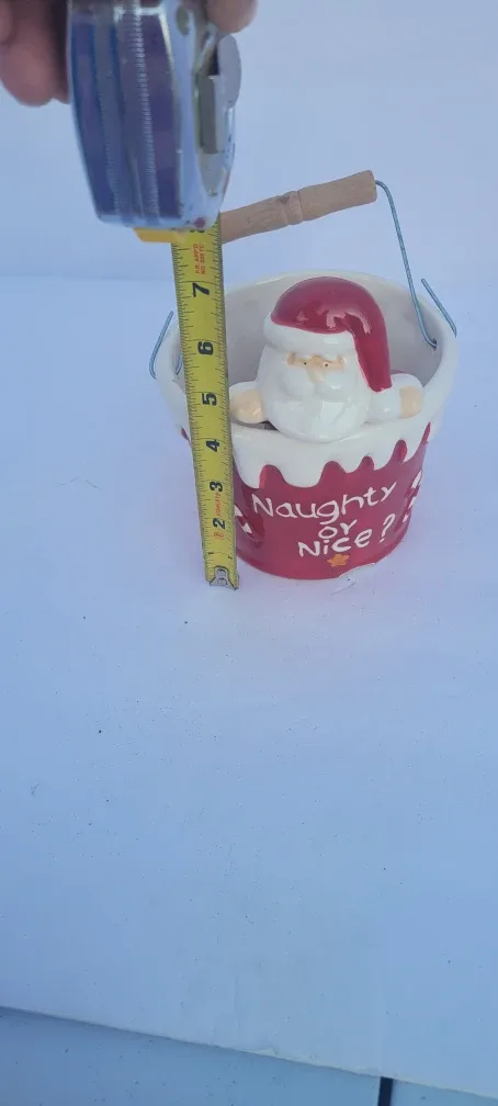 Santa Bucket - Naughty or Nice? image indicator(7)