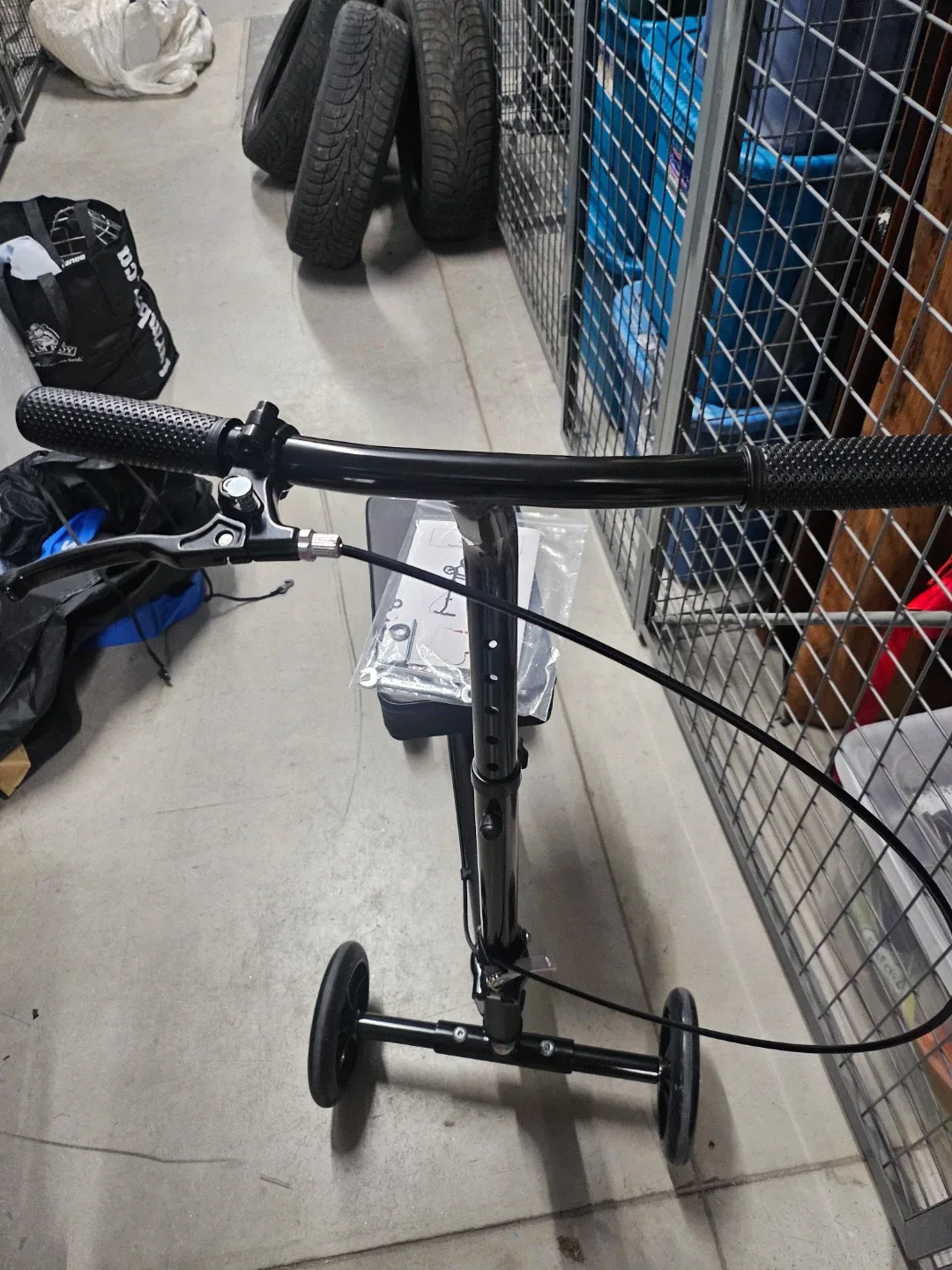 KneeRover Economy Knee Walker/Scooter 🥕 image indicator(2)