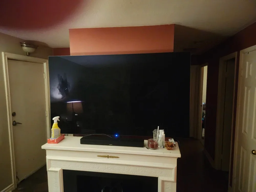 LG TV 77 inch excellent condition hardly used image indicator(2)