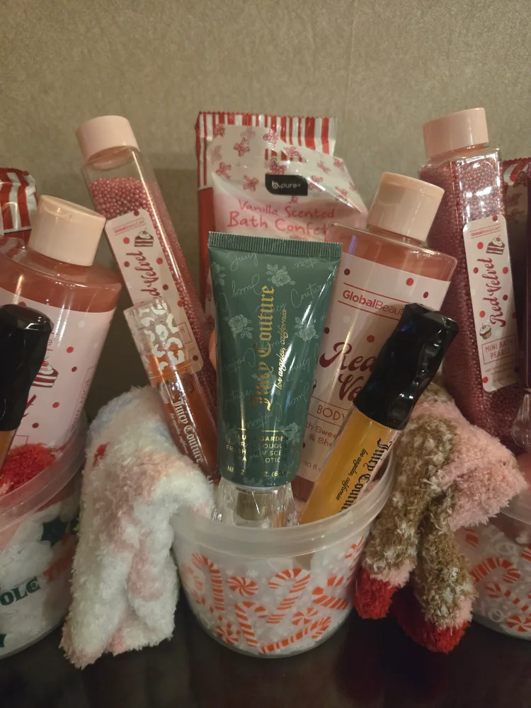 Juicy Couture Christmas Bucket image indicator(2)