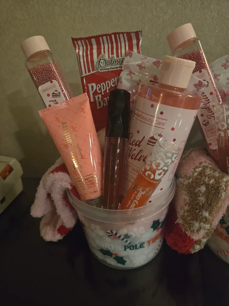 Juicy Couture Christmas Bucket image indicator(3)