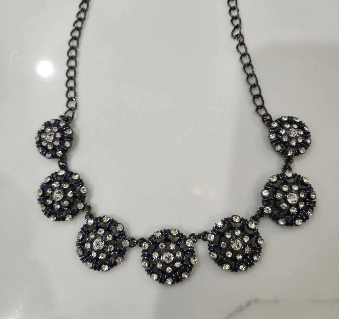 Dark Grey Floral Statement Necklace - photo 2