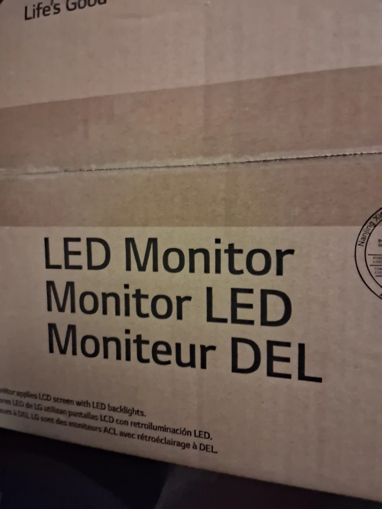 19" LG LED Monitor - New in Box - photo 2