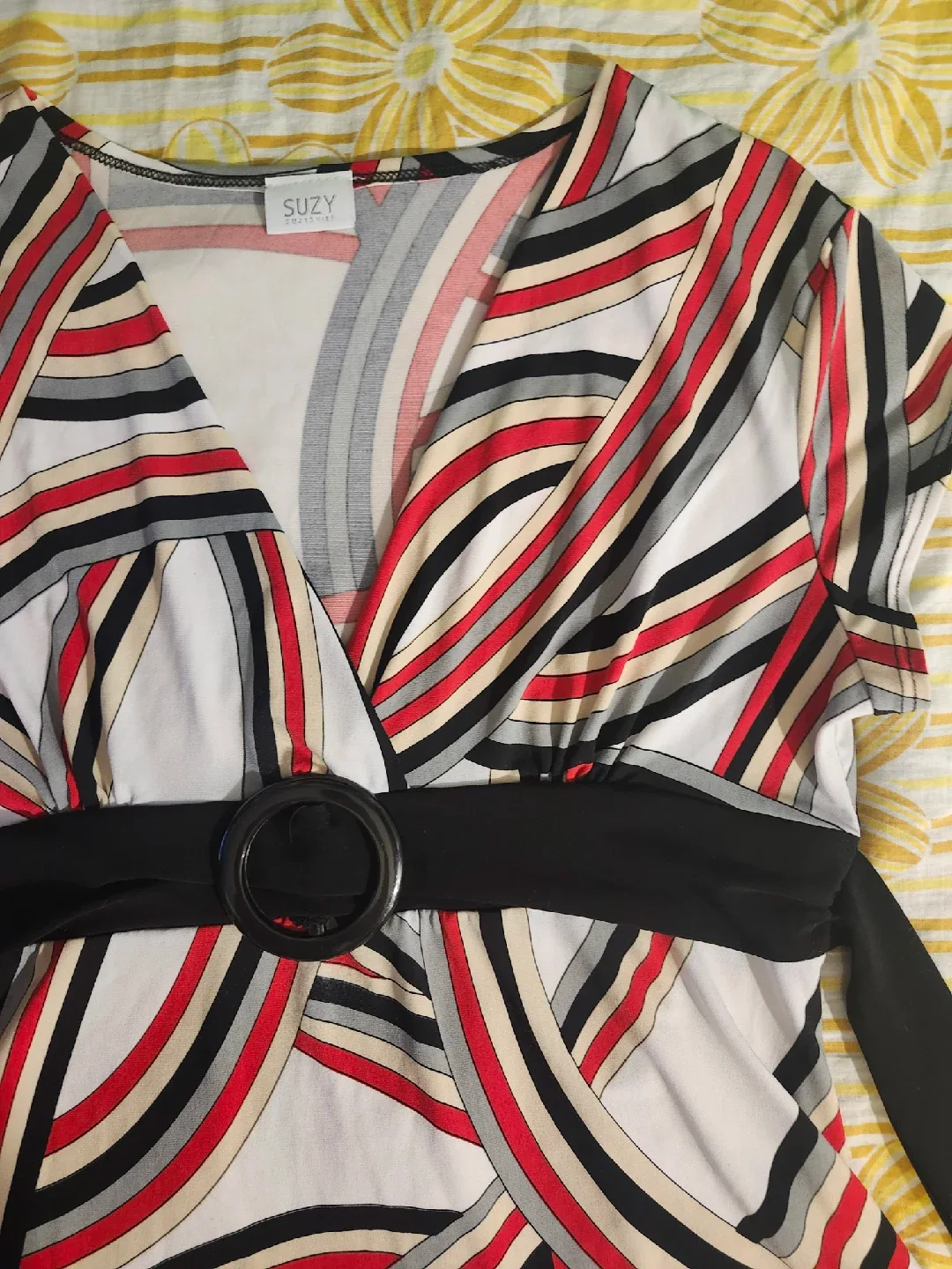 2000s White and red swirly striped babydoll blouse image indicator(3)