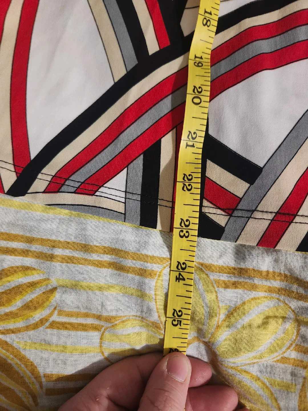 2000s White and red swirly striped babydoll blouse image indicator(6)