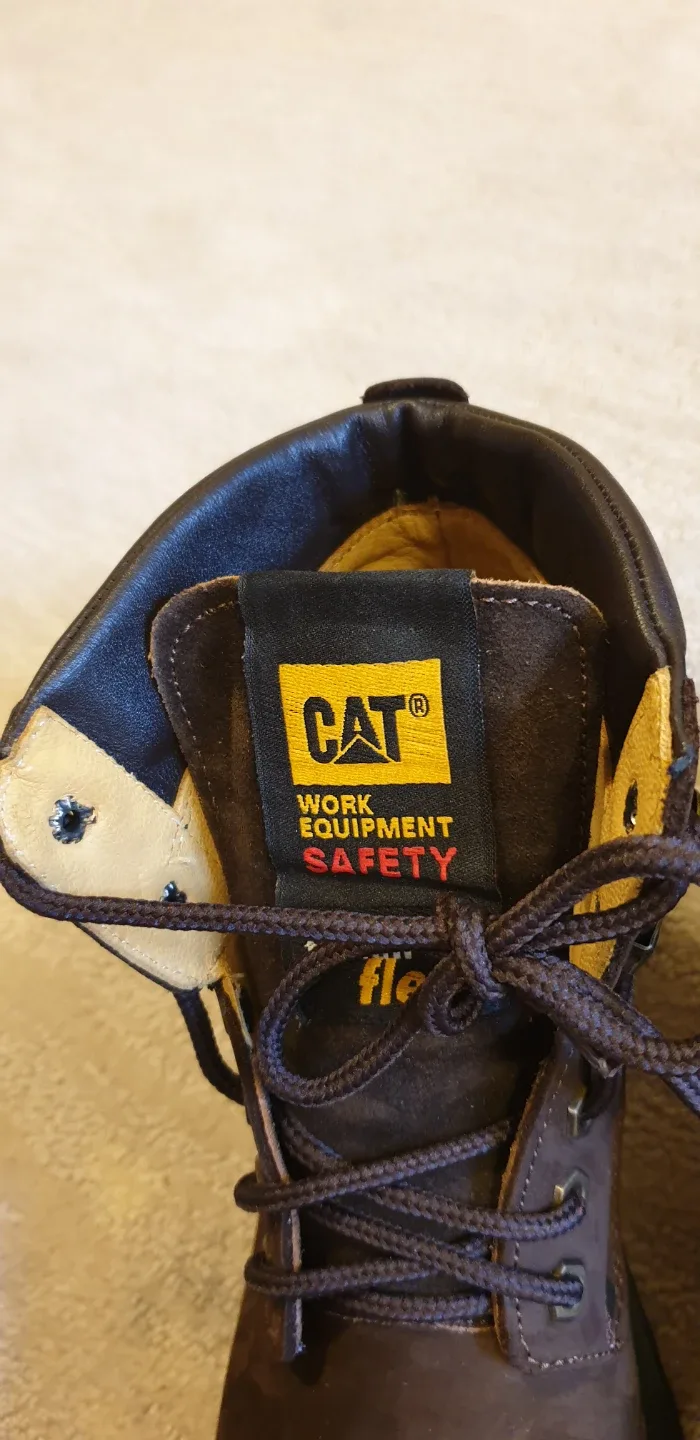CAT Work Boots - Size 8 image indicator(2)