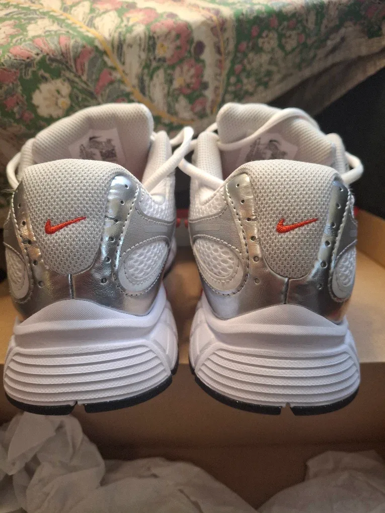 Nike Running Shoes - White/Silver image indicator(4)