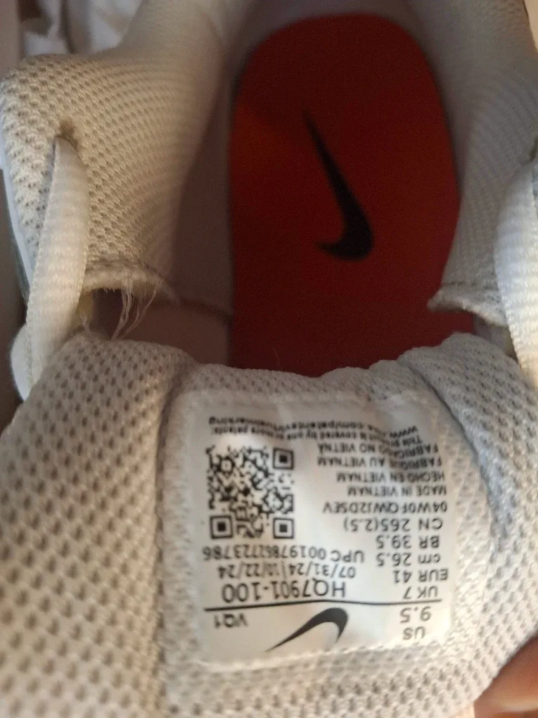 Nike Running Shoes - White/Silver image indicator(6)