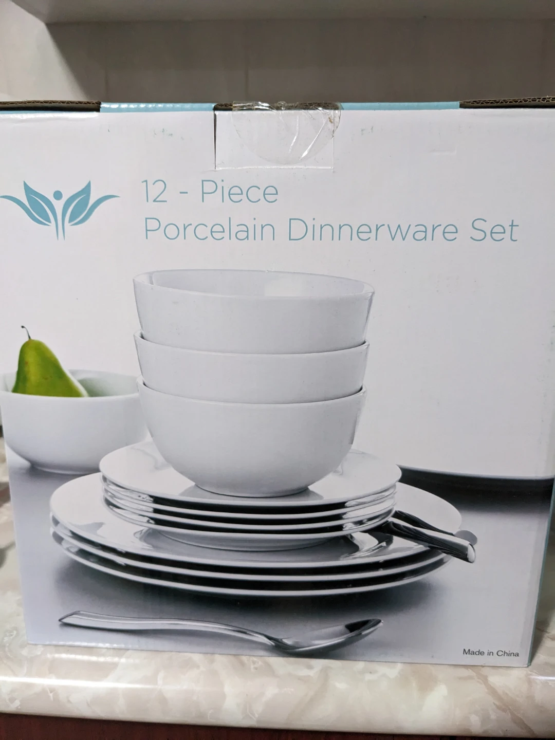 New 12-Piece Porcelain Dinnerware Set