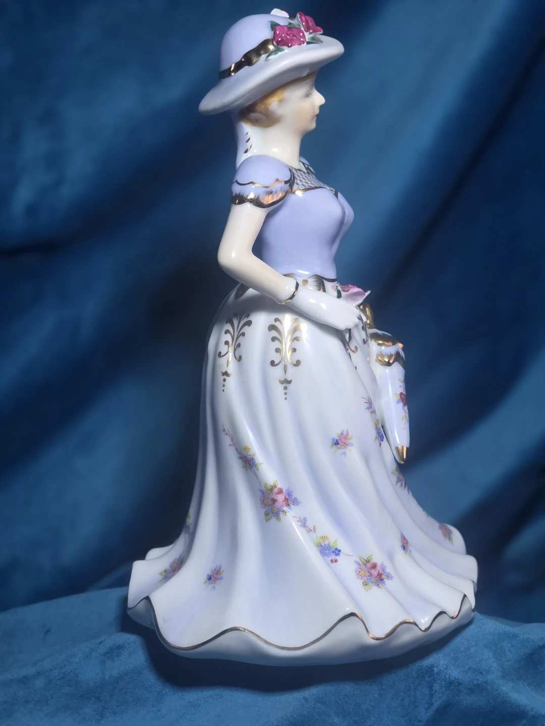 Vintage Porcelain Figurine Lady with Parasol - photo 4