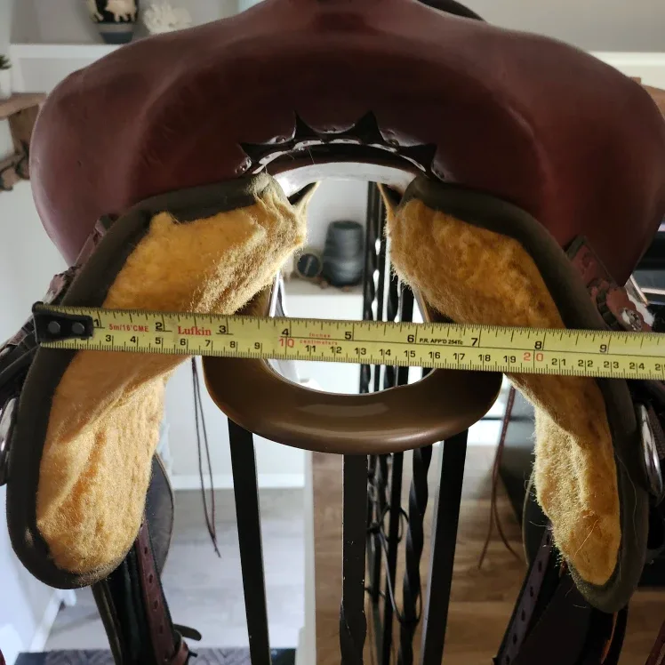 Fabtron Saddle - 15 inch seat image indicator(5)