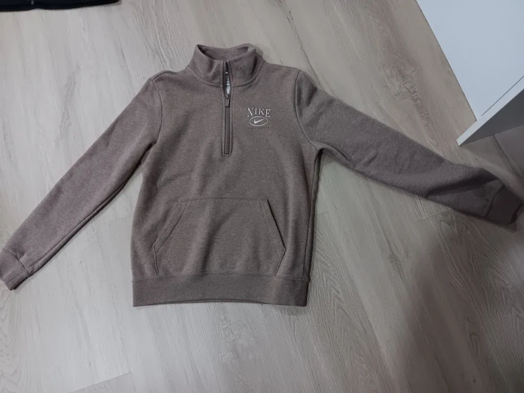 Nike Half-Zip Pullover - Size XS image indicator(4)