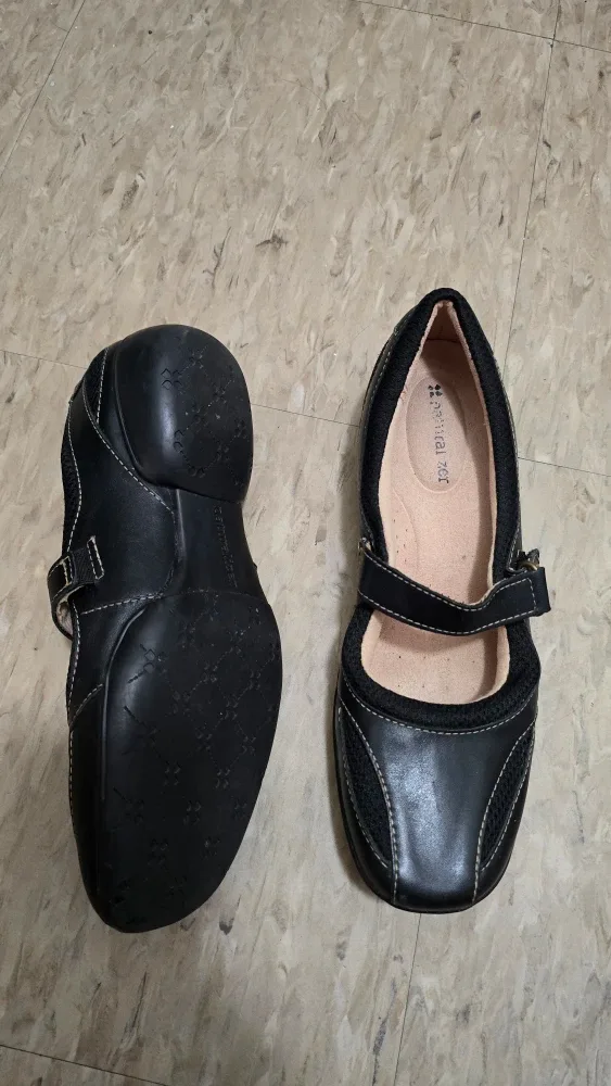 Naturalizer Black Mary Jane Shoes, Size 8 image indicator(2)