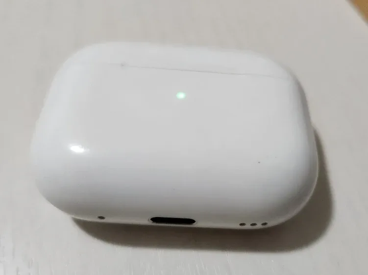 AirPods Pro 2 Case image indicator(4)