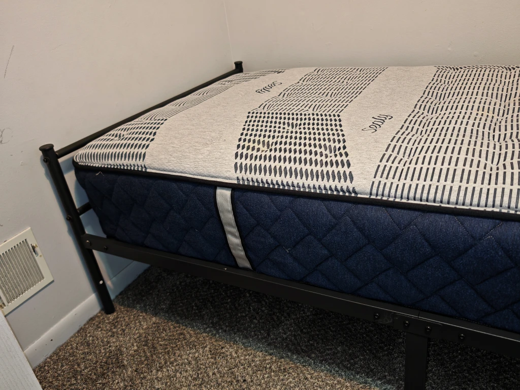Sealy Mattress - Twin (bed frame include) - photo 5