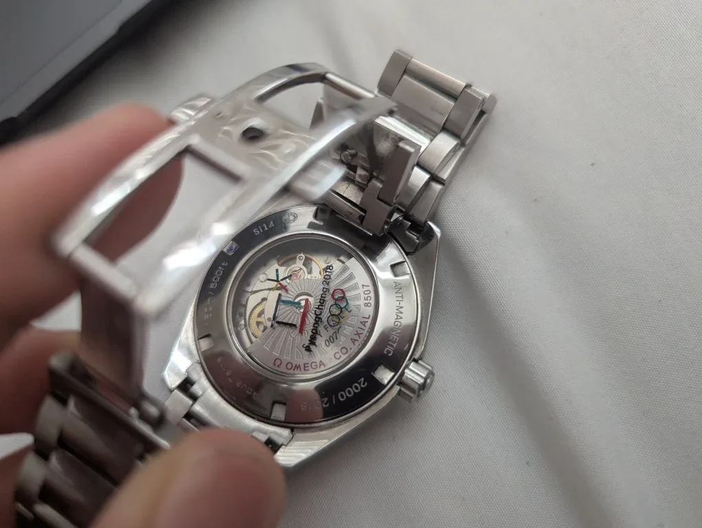 Omega Seamaster Aqua Terra Co-Axial 007 Limited Edition Watch image indicator(3)