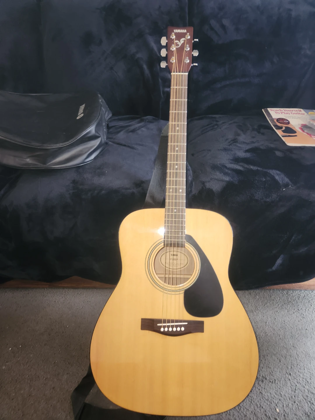 Yamaha Acoustic Guitar model f-310p with Case