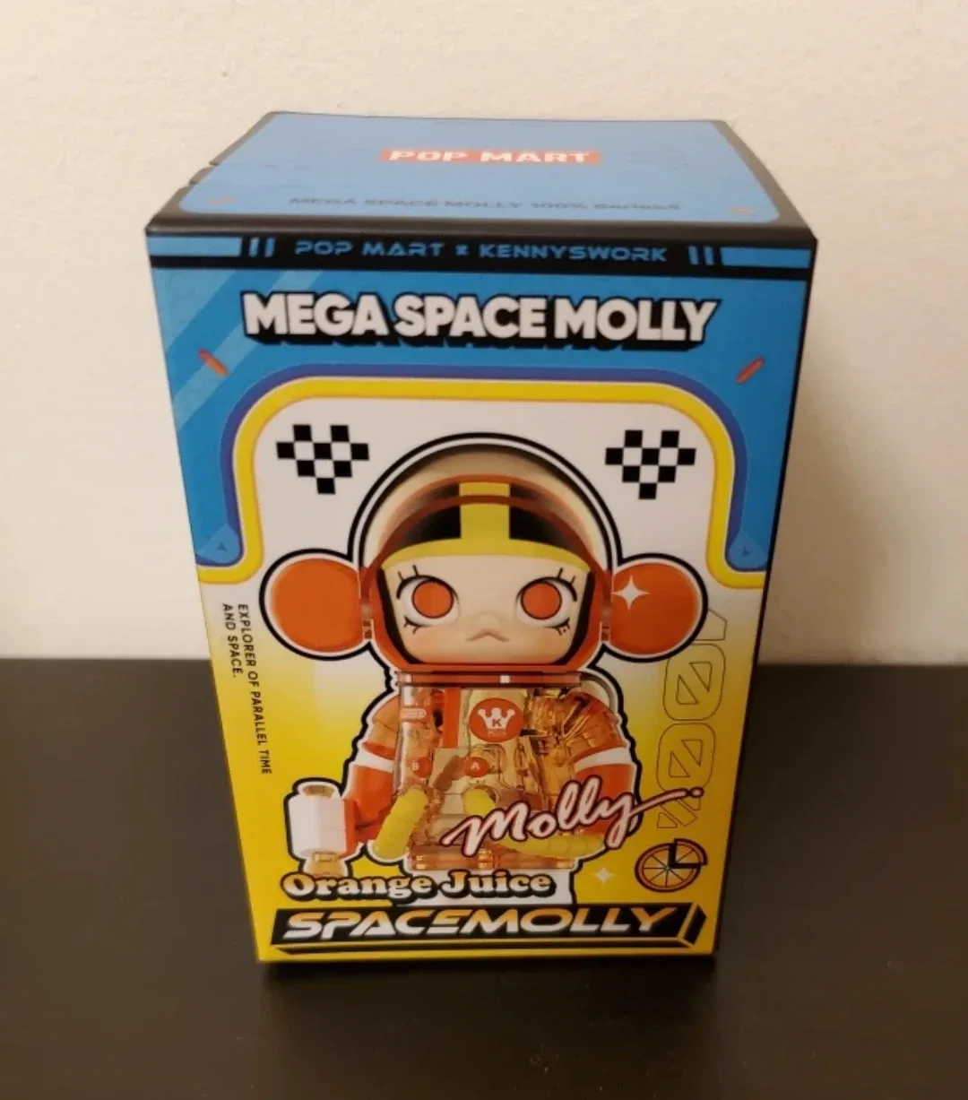 Pop Mart Mega Space Molly 100%  Orange Juice Series 4