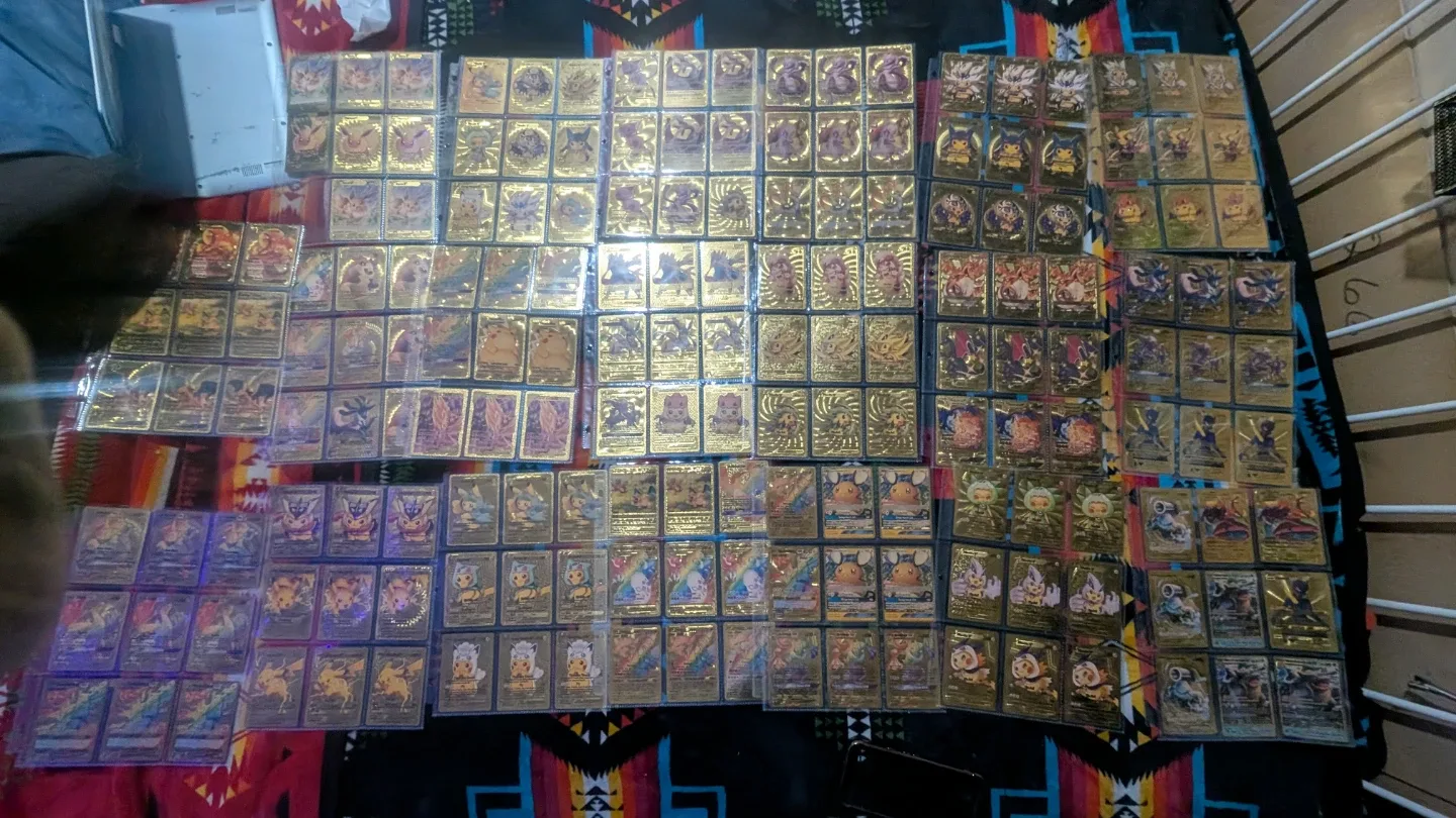 Pokemon Gold Metal Cards Collection image indicator(2)