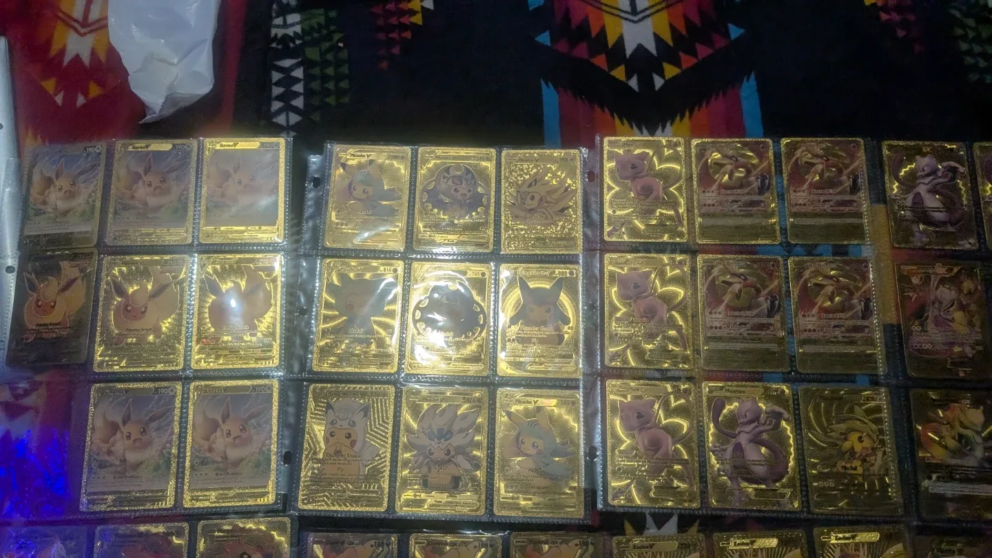 Pokemon Gold Metal Cards Collection image indicator(8)
