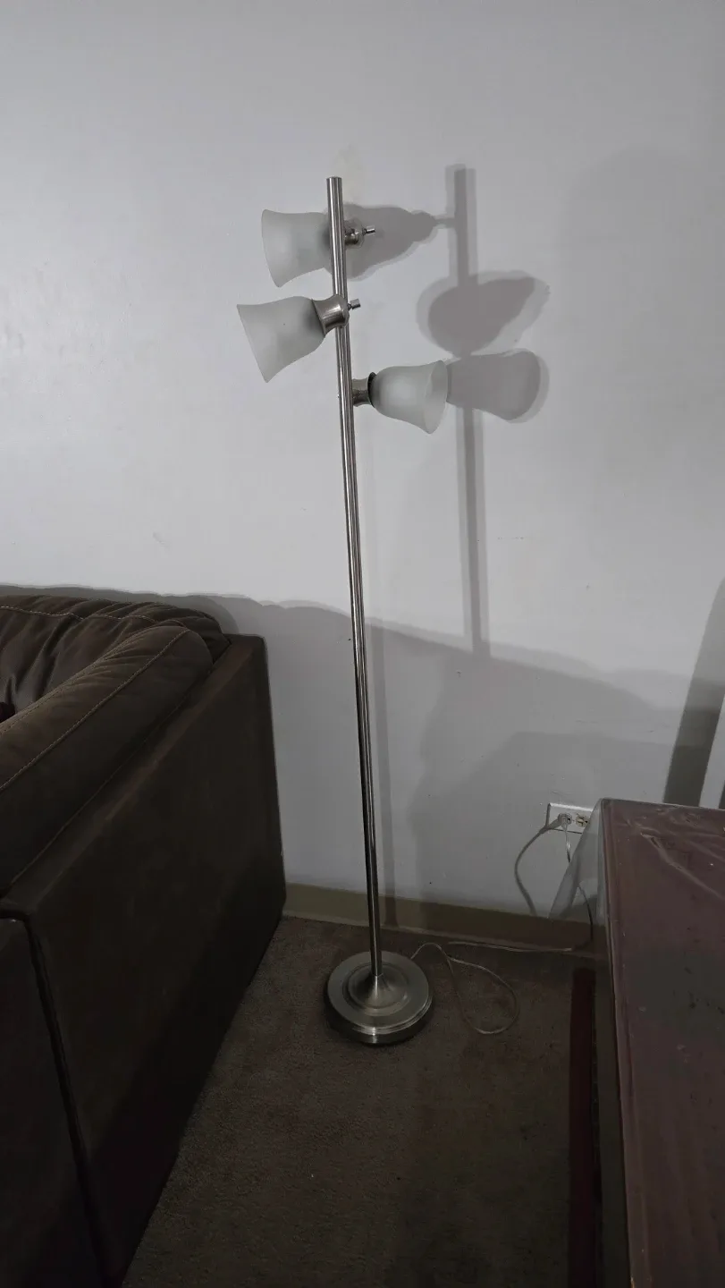 Floor Lamp with 3 Lights image indicator(2)