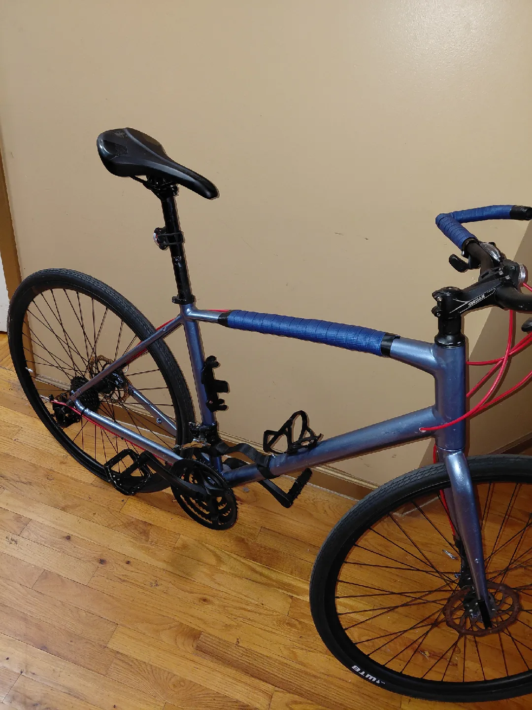 Specialized Sirrus Hybrid Bike image indicator(3)