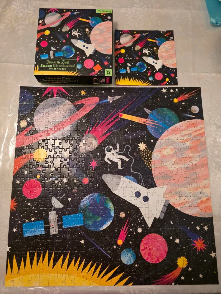 Mudpuppy Glow in the Dark Space Explorers 500 Piece Puzzle