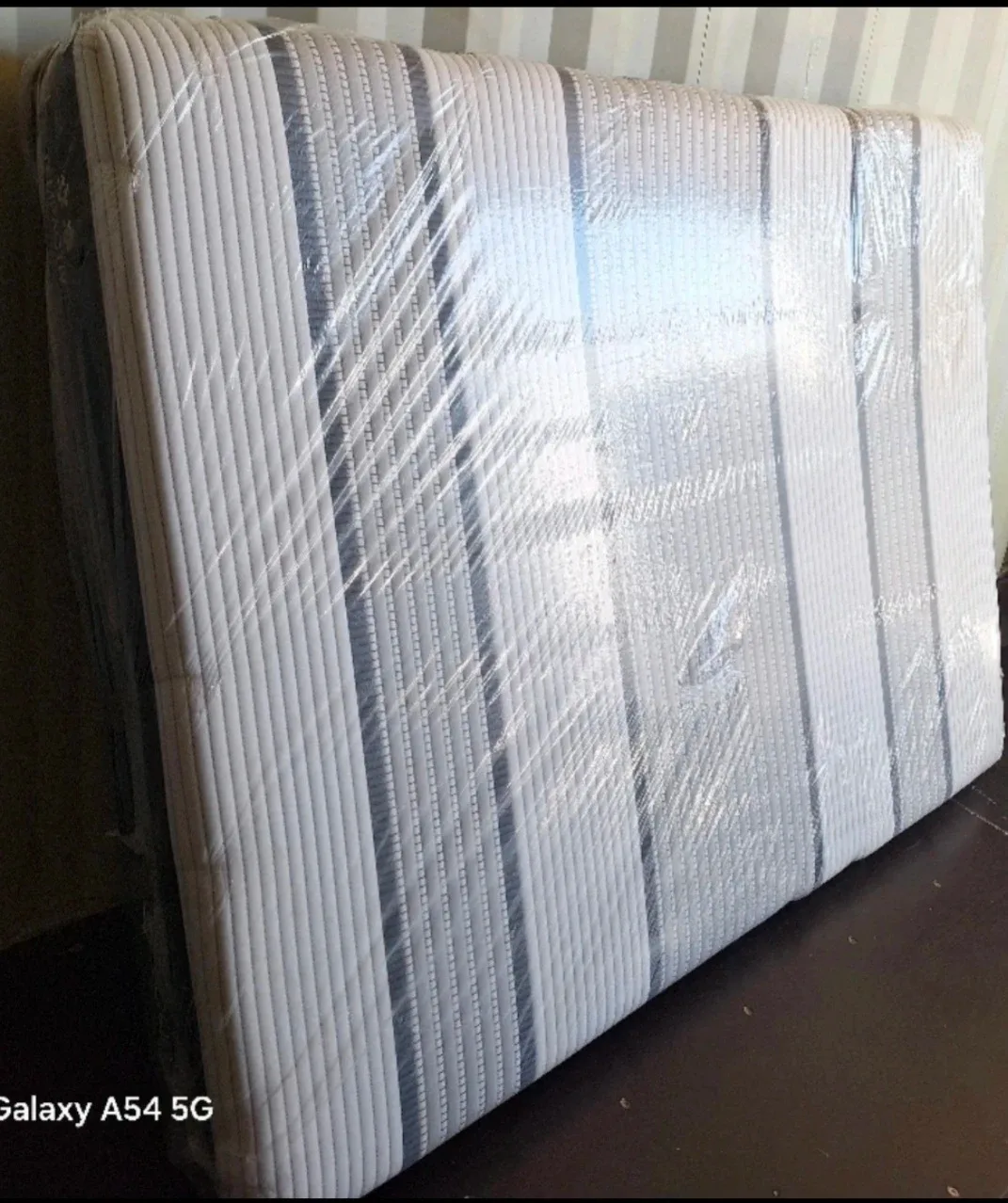 Twin/ full mattresses clearance sale image indicator(2)