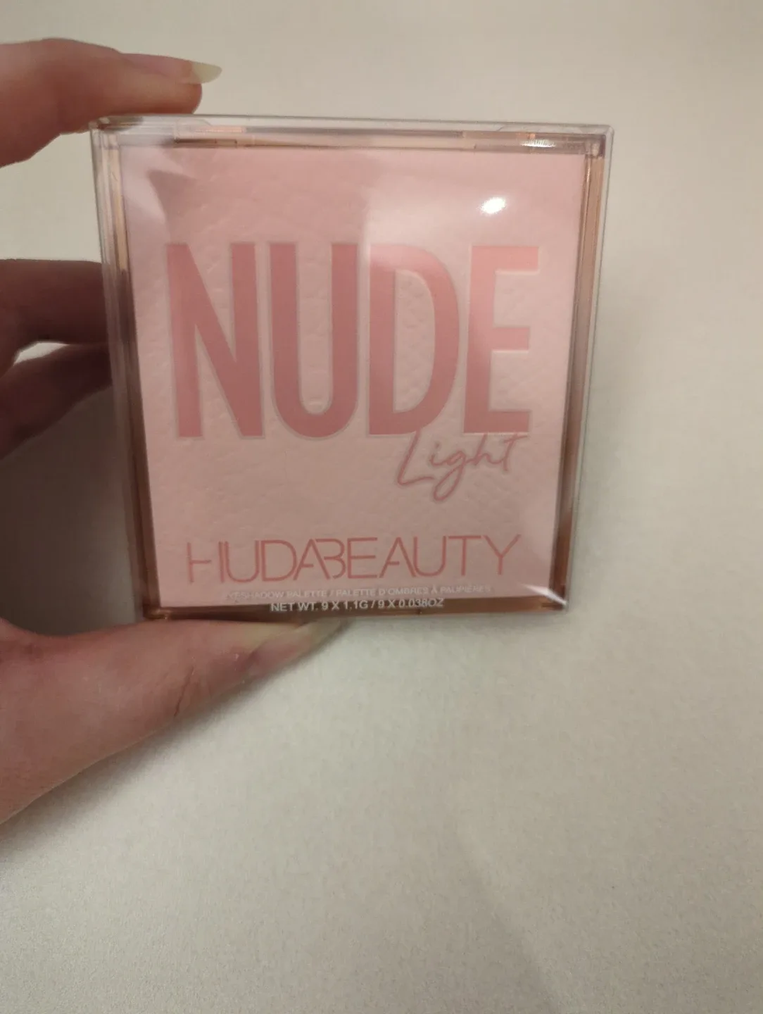 New- Huda Beauty Nude Light Eyeshadow Palette