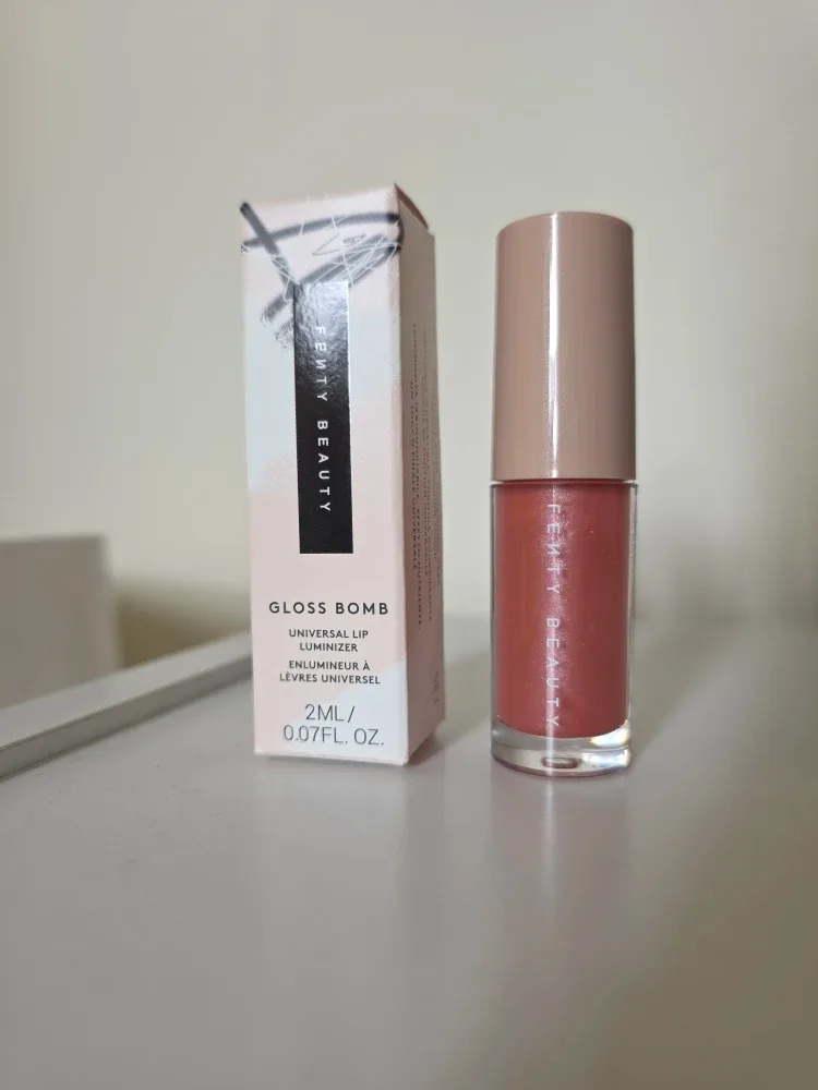 Fenty Beauty Gloss Bomb - Fussy 02 image indicator(3)
