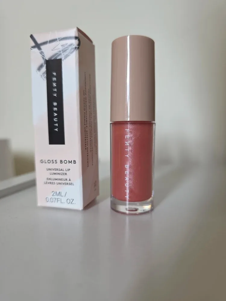 Fenty Beauty Gloss Bomb - Fussy 02 image indicator(5)