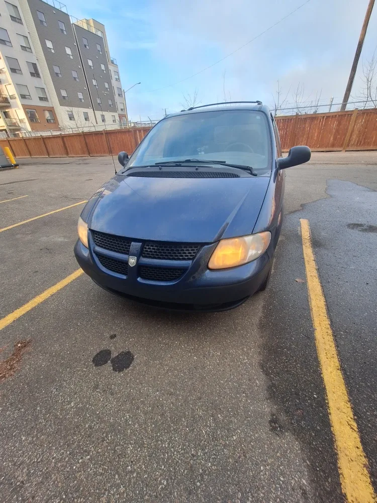 Dodge Grand Caravan with Winter Tires image indicator(2)