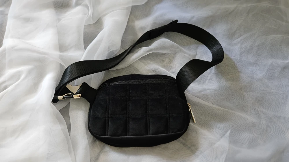 Lululemon Quilted Belt Bag 1L - Black - photo 2