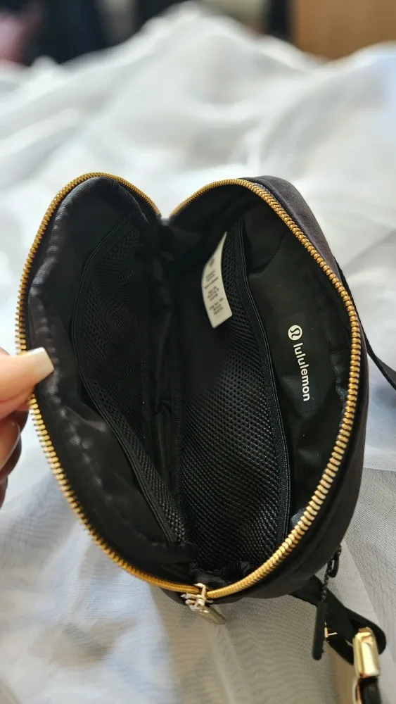 Lululemon Quilted Belt Bag 1L - Black image indicator(3)