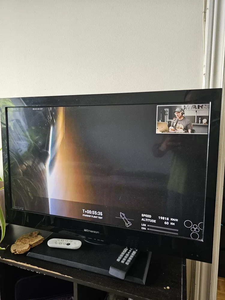 2 Emerson TVs (32 inch) and 1 wall clamp