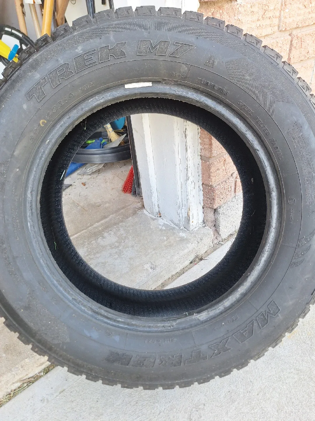 Max Trek M7 Tire image indicator(3)