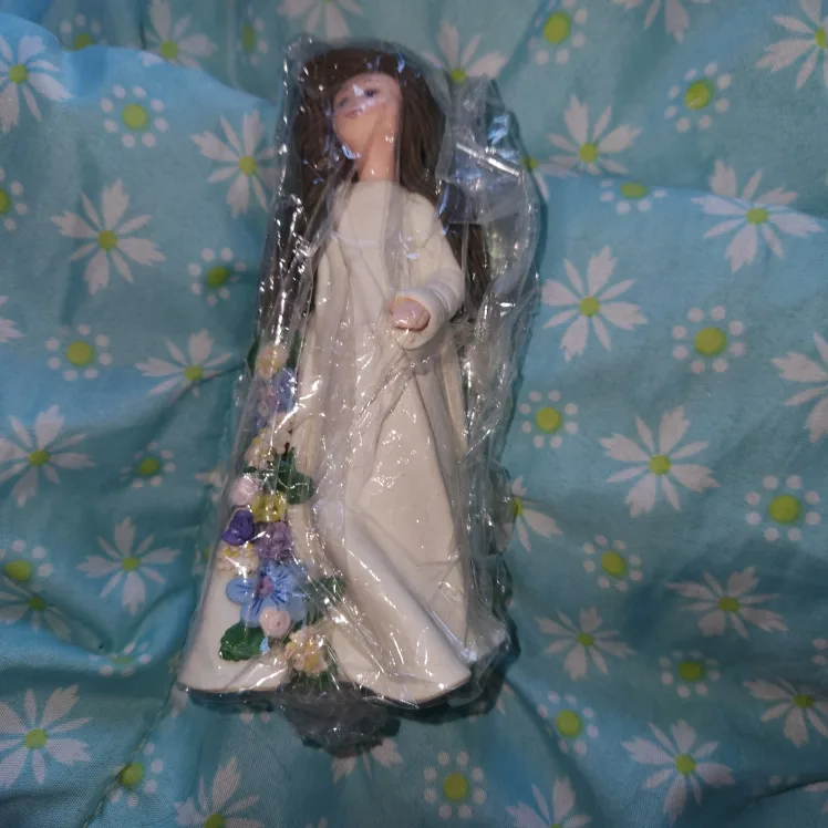 Kneaded Angels 6" Friendship Angel Figurine image indicator(2)