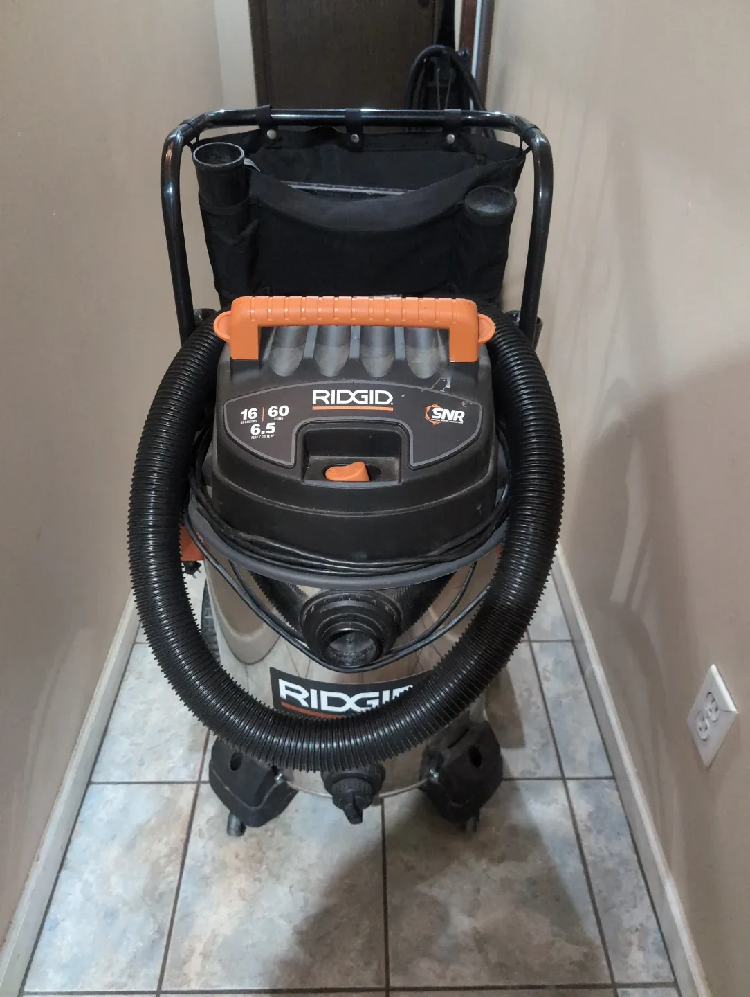 Ridgid 16 Gallon 6.5 Peak HP Wet/Dry Vac