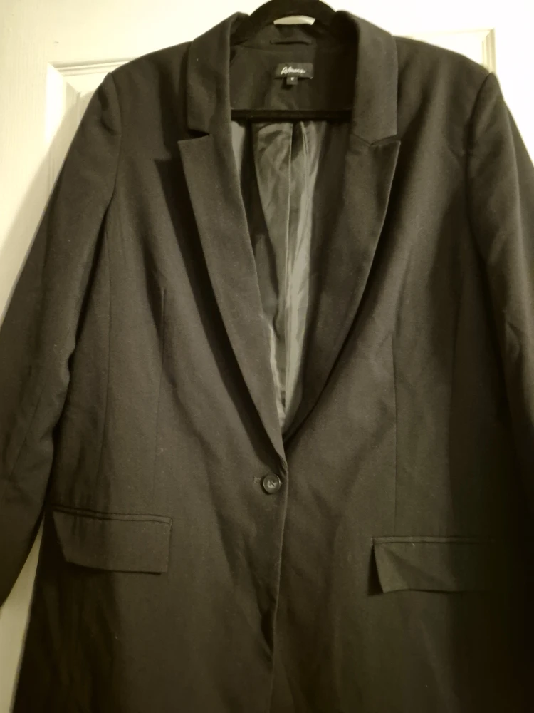 Reitmans Black Blazer - Size 16 - photo 2