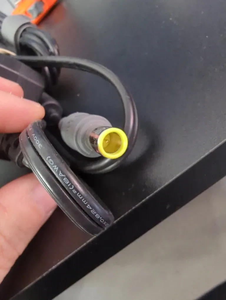 Lenovo 90W 20V AC Adapter Laptop Charger image indicator(2)