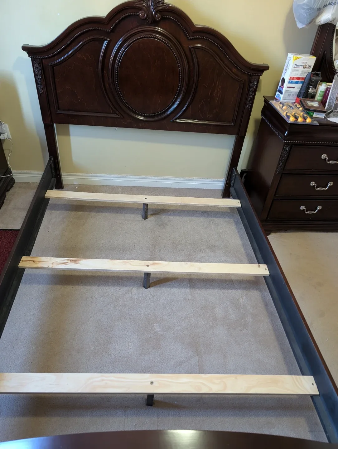 Bed frame, mattress and box spring for sale image indicator(10)