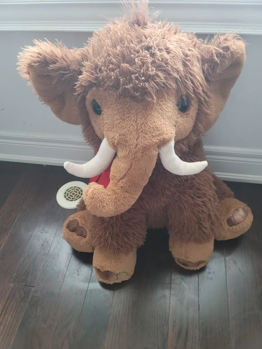 Plush Giraffe  chair & Mammoth stuffed animal image indicator(2)