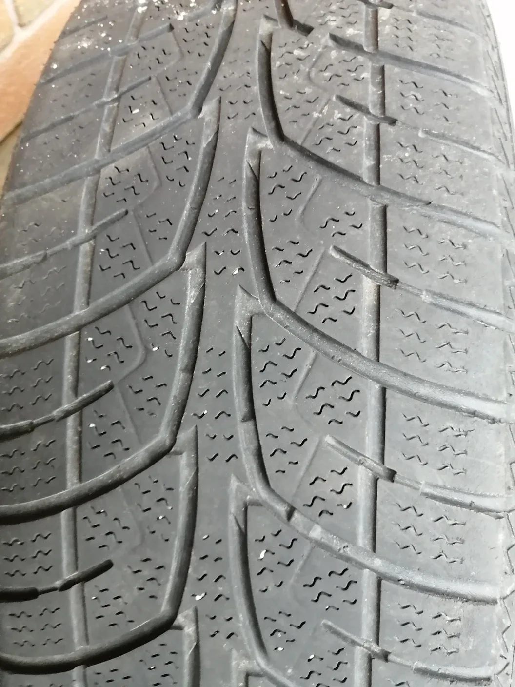 Set of 4 Used Winter Tires image indicator(7)