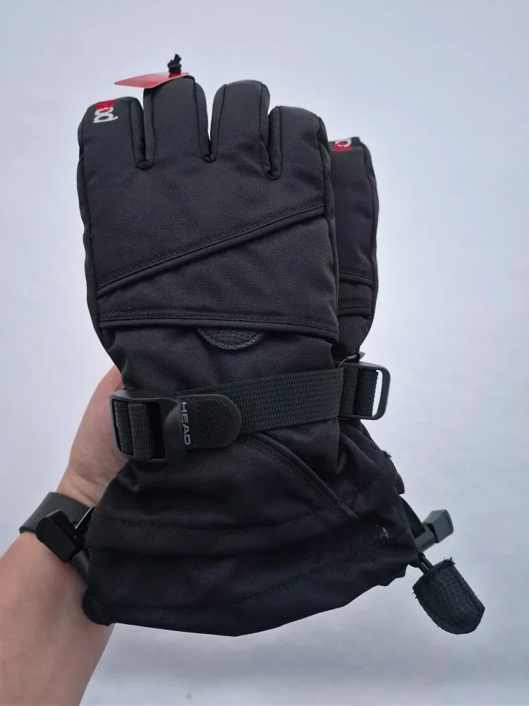 New kids medium sized gloves. Pick up in Kitchener, $20 image indicator(3)