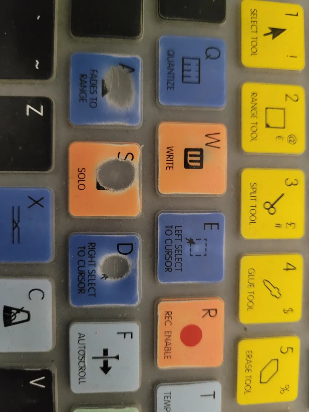 Logic Pro X Keyboard Cover by KB Covers 🥕 image indicator(2)