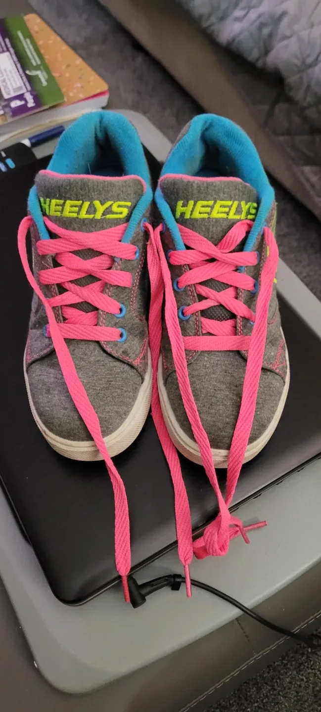 Heelys Skates, Youth Size 4